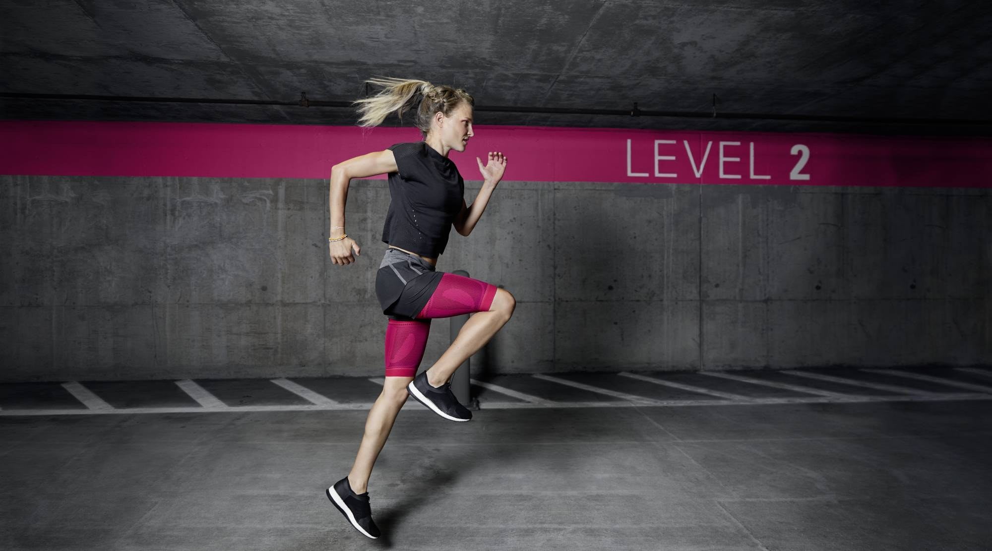 Bauerfeind Compression Thigh Sleeves worn while running