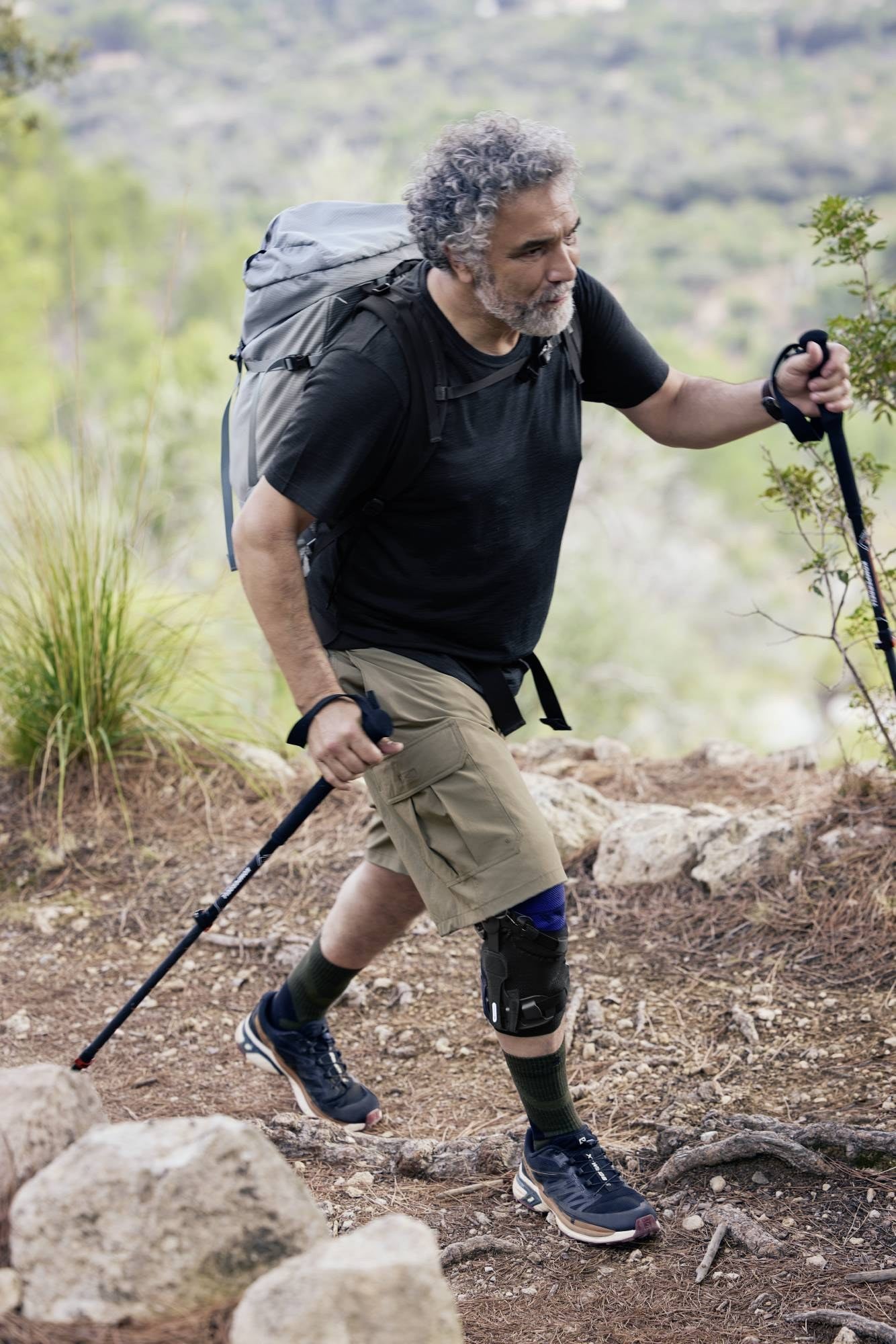 Bauerfeind GenuTrain OA Knee Brace worn while active outdoors