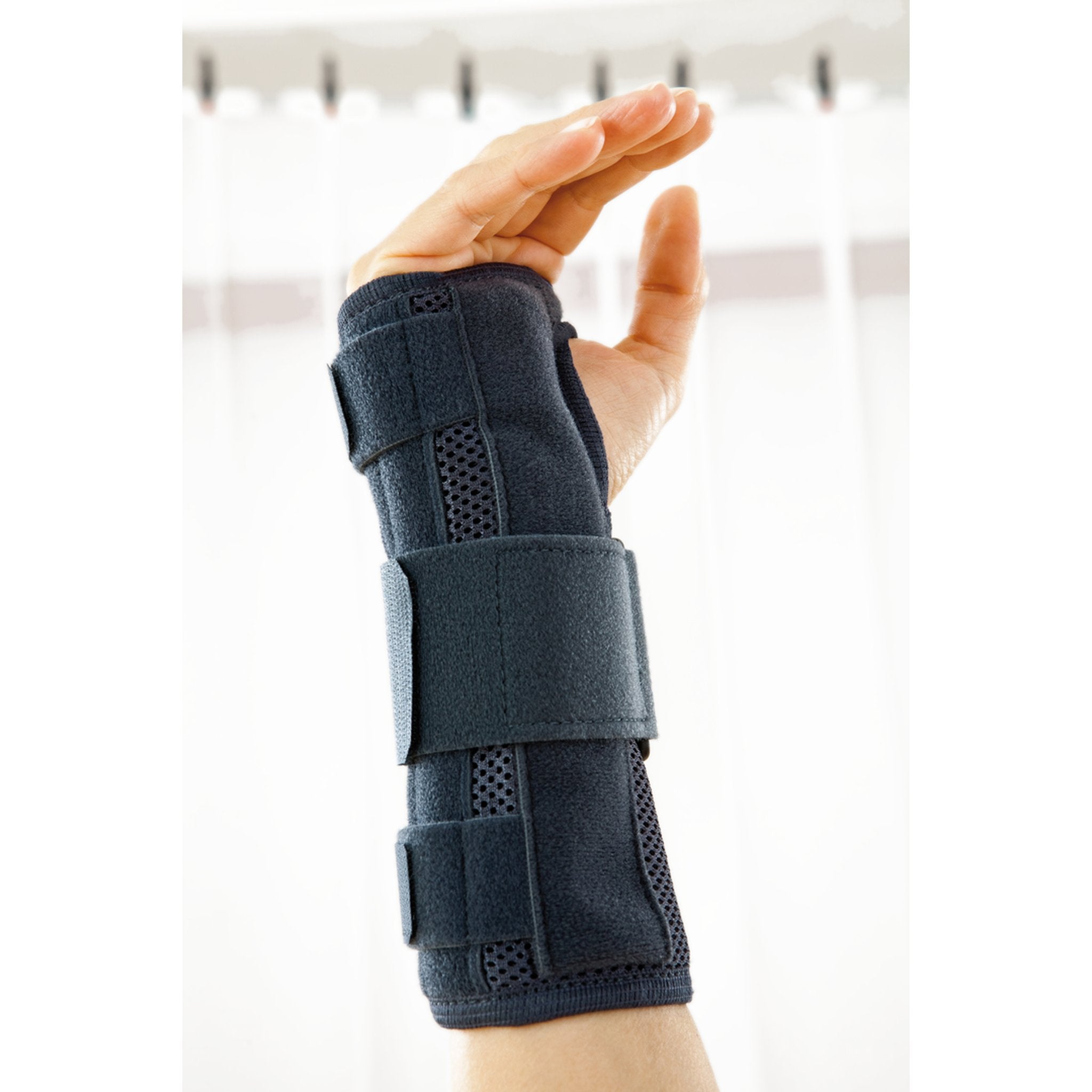 medi Manumed Wrist Brace — photo 2
