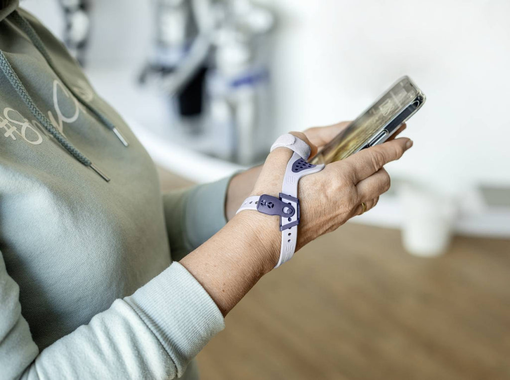 Bauerfeind RhizoLoc Thumb Brace in daily use
