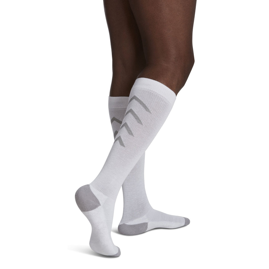 Sigvaris Athletic Recovery Socks Knee High 15-20 mmHg – White