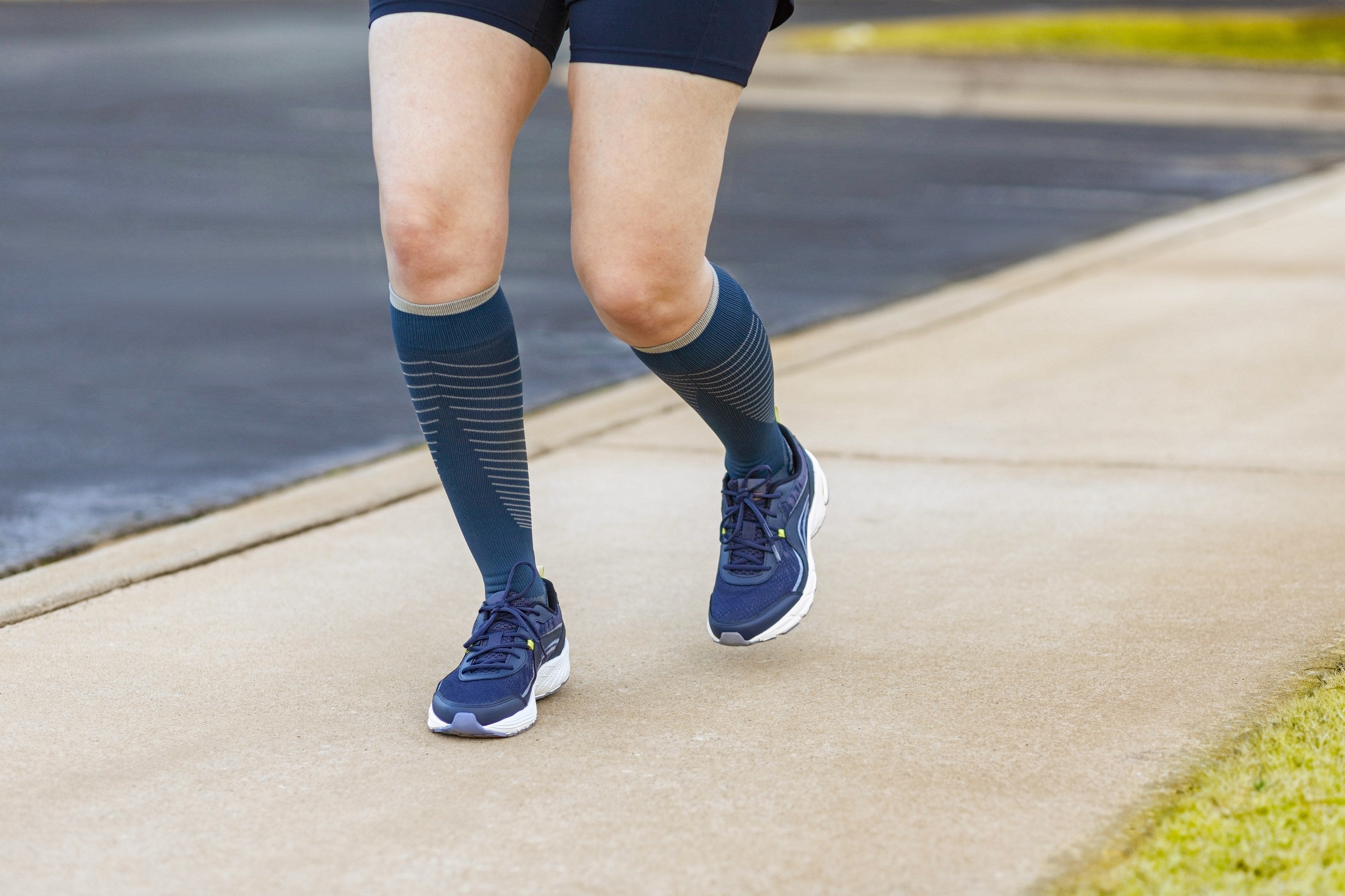 Sigvaris Flow Tech Knee High 20-30 mmHg Compression Socks – Detail