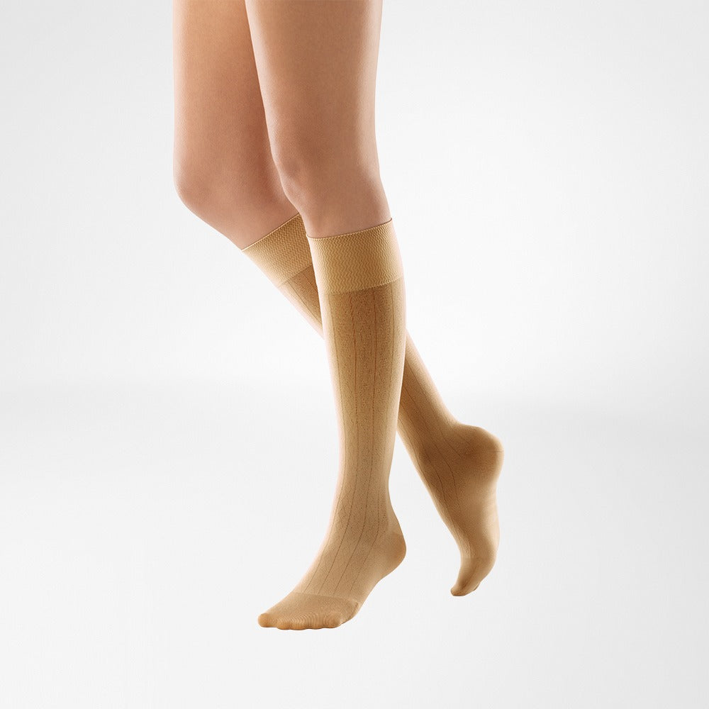 Bauerfeind VenoTrain Micro Jive Knee High 20-30 mmHg Compression Socks – Caramel Knee