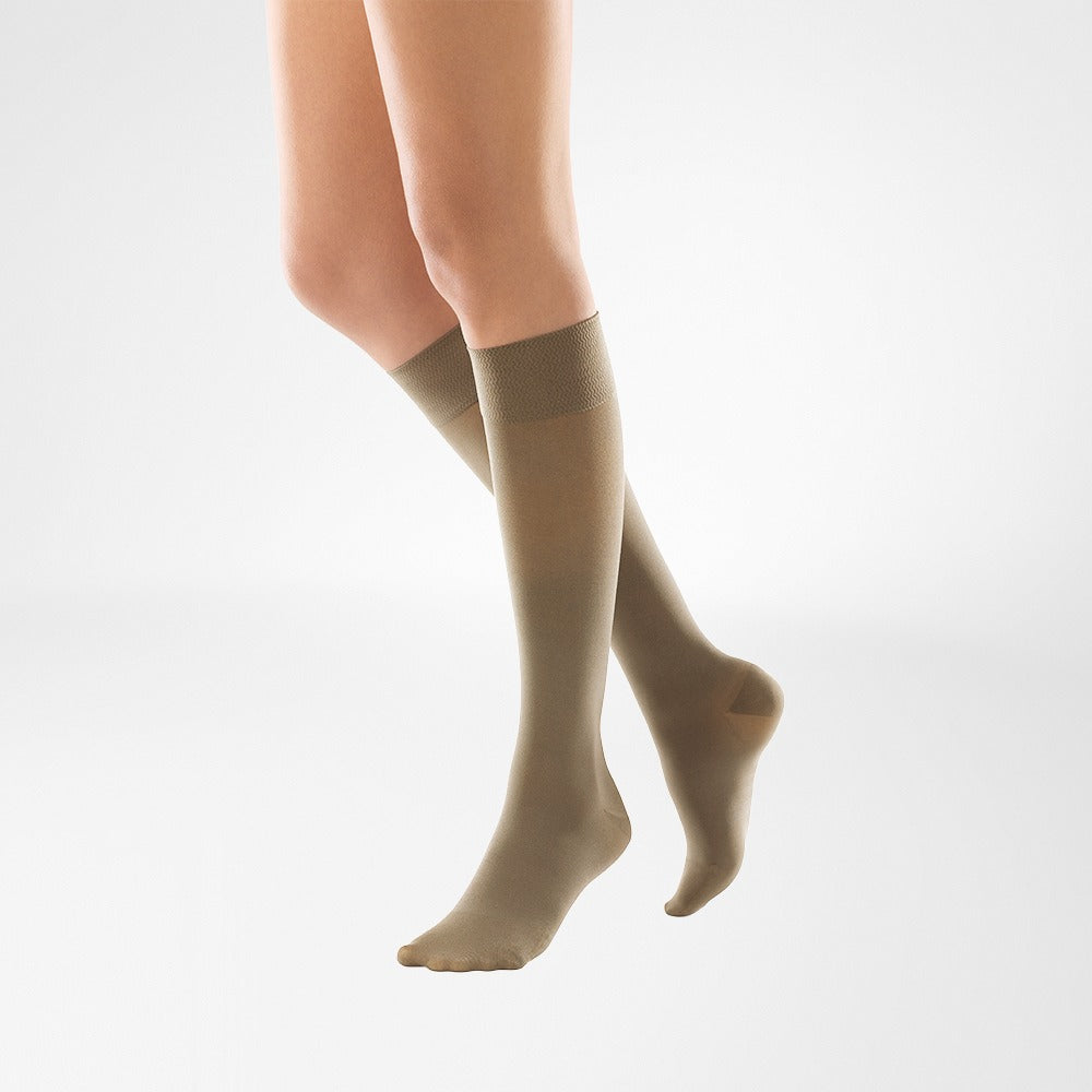 Bauerfeind VenoTrain Micro Knee High 20-30 mmHg Compression Socks Closed Toe – Amaretto