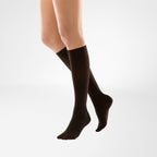 Bauerfeind VenoTrain Micro Knee High 20-30 mmHg Compression Socks Closed Toe – Espresso