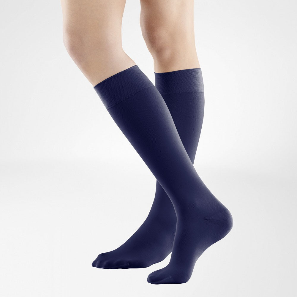 Bauerfeind VenoTrain Soft Knee High 20-30 mmHg Compression Socks Closed Toe – Navy