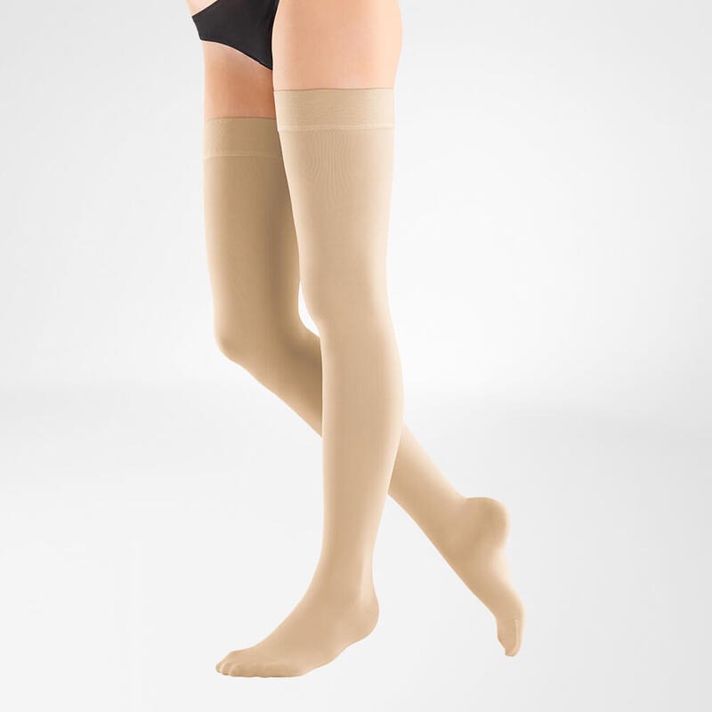 Bauerfeind VenoTrain Soft Thigh High 20-30 mmHg Compression Socks Closed Toe – Cream