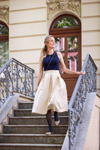 Bauerfeind VenoTrain Discretion compression stockings out and about